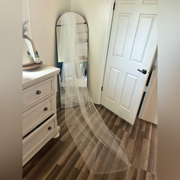 Veil - Picture 4 of 4